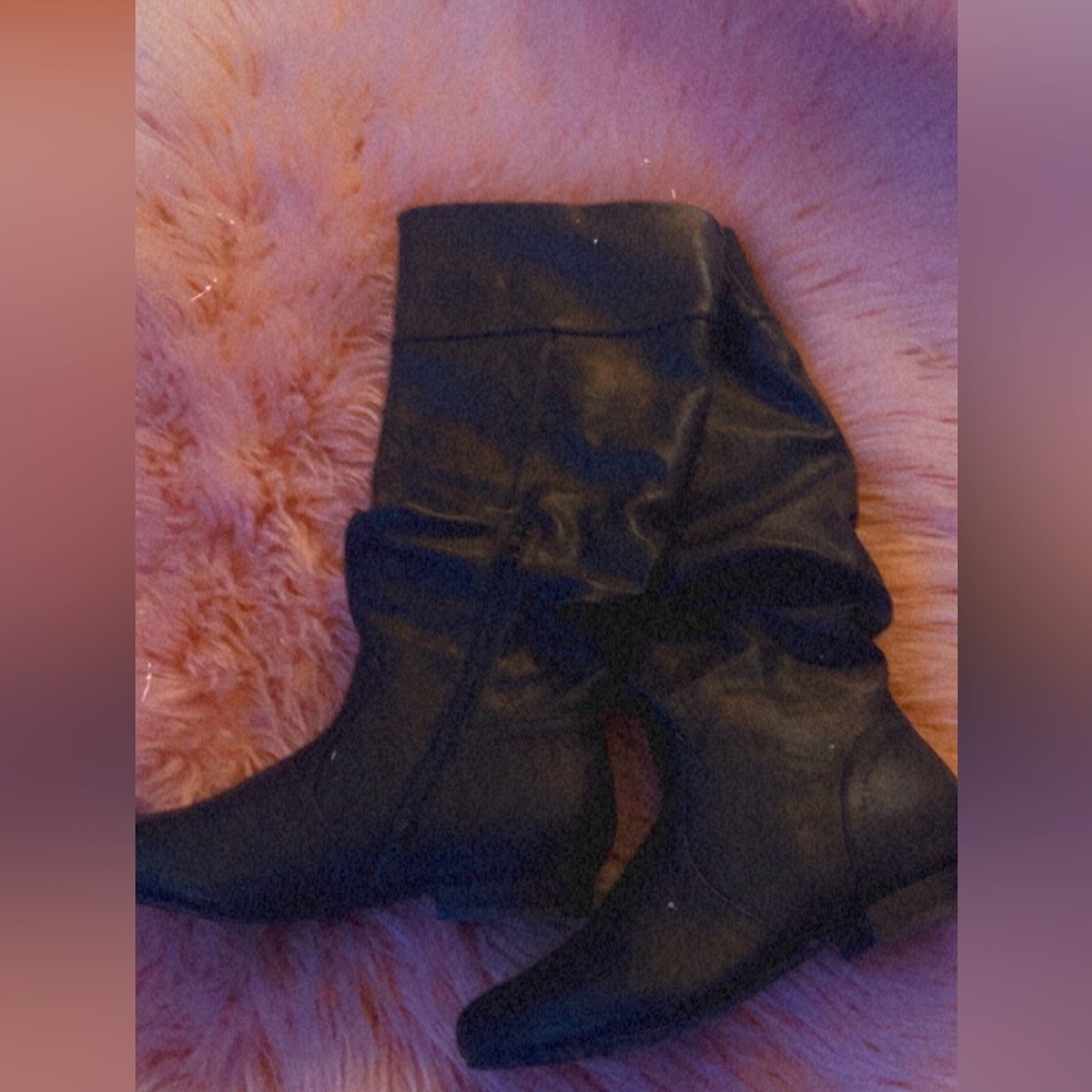 Calf scrunch boots